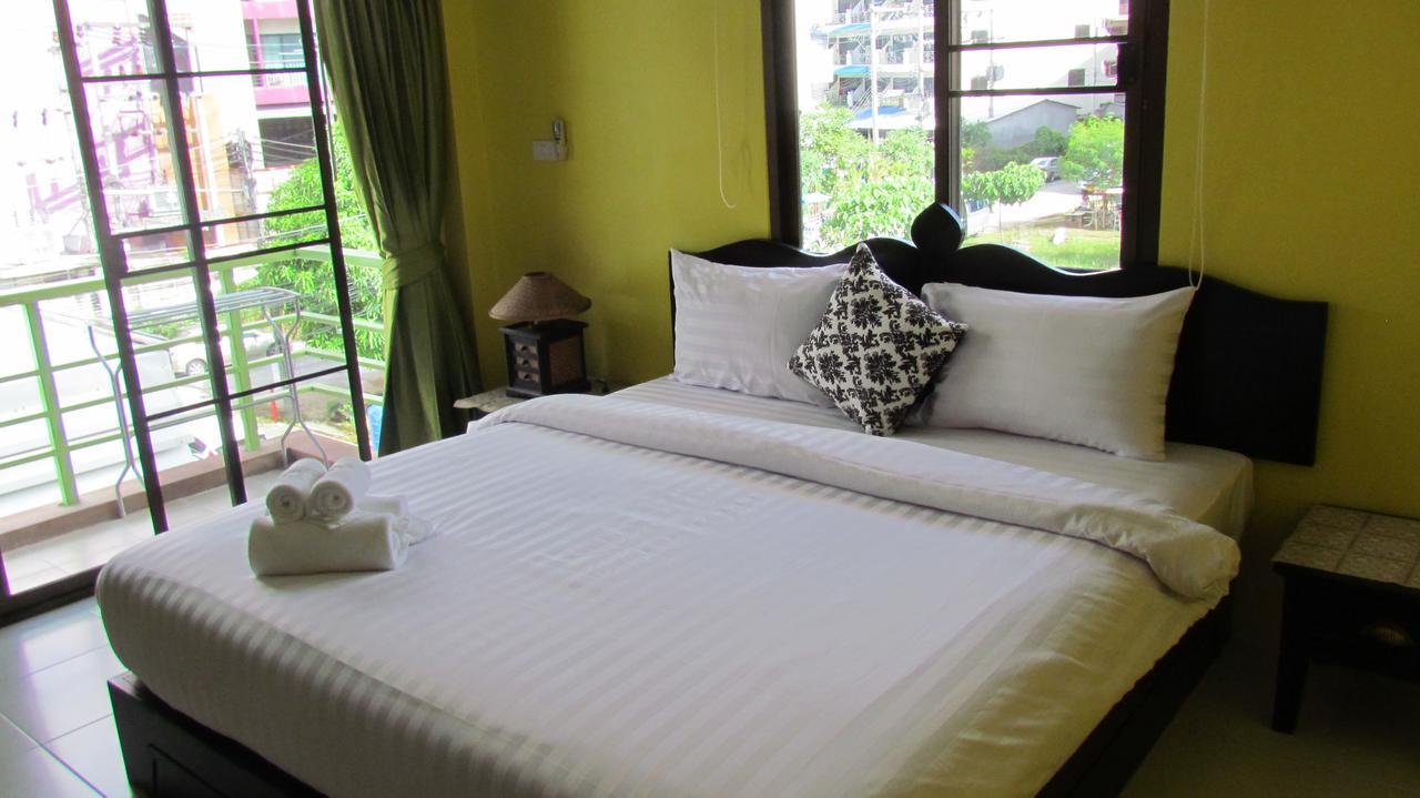 La Piccola Patong Hotel Bagian luar foto